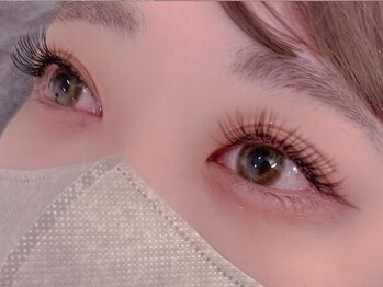 ピュエル(puel)の写真/【自まつ毛が少なくても密度UP】ボリュームラッシュ120束で叶える、軽くてフサフサな理想の目元♪