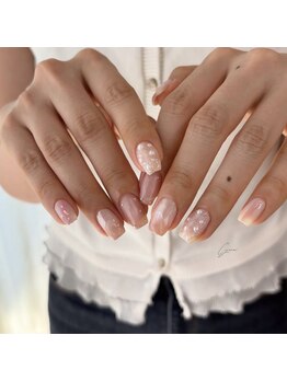 シアン(cyaan)の写真/ニュアンスネイルが得意のサロン＊毎月変わるデザインで飽きずに長く通えます◎持ち込みもOKです！