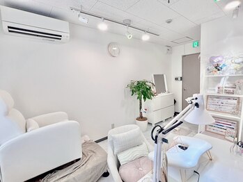ルア(Rua)の写真/白を基調としたプライベート空間で過ごす、歴10年ネイリストによるデザインのひととき