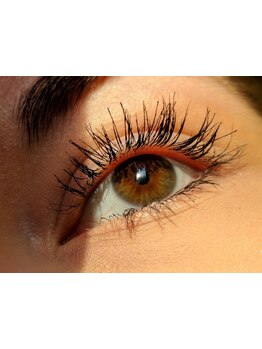 ナチュラル上品な目元にしたい