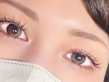 リュクスプラス 名古屋店(LeLuxe+)の写真/自まつげをより濃く太く見せたいならMOREBLACKティント付まつげパーマがオススメ!TR効果でパーマのモチもUP
