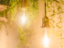 パナケアストレッチ 三軒茶屋店/灯りが迎える店内