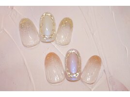 輝く囲みネイル