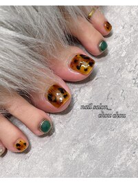 秋冬も素敵なフットネイル♪
