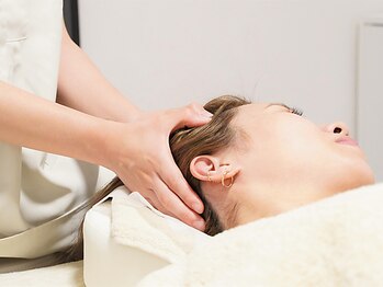 アモ(amo)の写真/首肩こり/頭痛/眼精疲労でお悩みの方必見◎《炭酸泡スプレー&カッサ使用 → 快眠ヘッドスパ 60分¥6600》