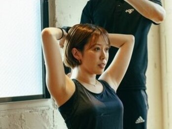 プラグジムの写真/【骨盤底筋ケア+腹筋や太腿も】姿勢改善でスッキリ美ボディへ♪最先端痩身マシン”EMT”で骨盤底筋トレ◎