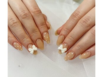 リッカ(Ricca)の写真/シンプルなのに惹かれる＊オフィスやどんなシーンでも馴染む、大人可愛い上品なネイルで日常を少し贅沢に。