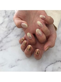 ネイルアンドアイラッシュ ラビ(Nail&Eyelash Ravi)/ミラーネイルにメタリックジェル