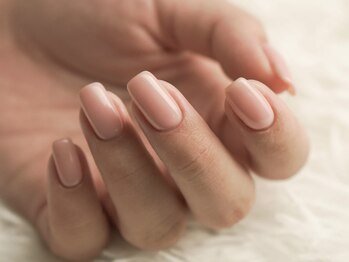 アローズ ネイル アンド ビューティー(ARROWS nail and beauty)の写真/オトナ女性にも馴染むシンプル系デザインはお任せください♪お仕事などでネイルができない方にも◎