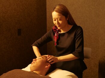 クロエ(Chloe)/眼精疲労に本格ドライヘッドスパ