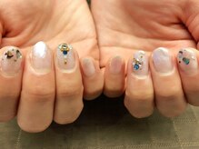 プラハネイル(+HER 美甲)/シェル×ストーンアート