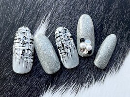 モードなツイードネイル