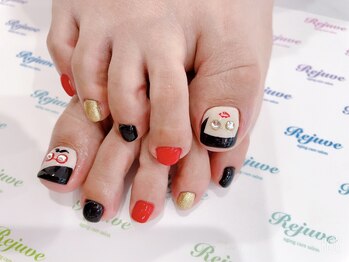 レトロフェイスでかわいい足元に