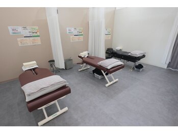 かがりの整骨院 東近江八日市院/内観１：施術部屋