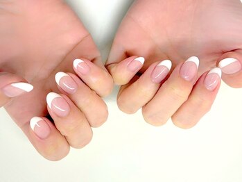 ロッタ(Rotta)/白フレンチネイル