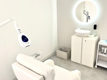 ホワイトニングセンター 長野駅前店の写真/歯科提携ホワイトニングサロン★あなたの黄ばみにアプローチ！原因から改善し、本来の白い歯へ導きます。