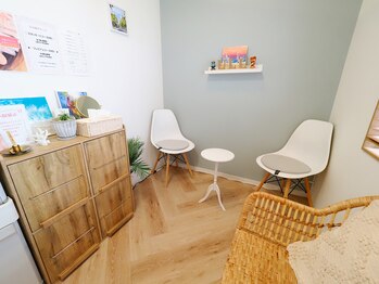 ウル鍼灸整骨院/待合スペース