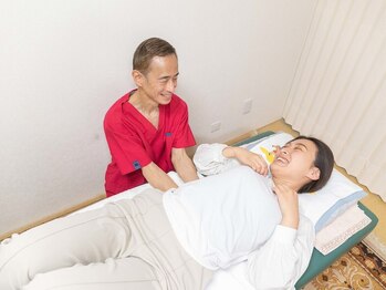 指圧大友館の写真/腰の辛さ、姿勢の悪さ、骨盤の歪みからくる辛さを改善！骨盤を整えることで、腰痛の改善にもなります◎
