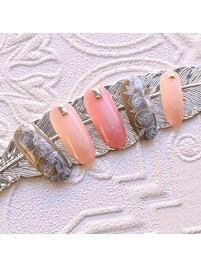 上品なバラのアートネイル