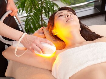 ブライダル アンド 痩身専門店 ブルーム(Bloom)の写真/国産脱毛機を使用！！全身スルスル抜けるを実感。