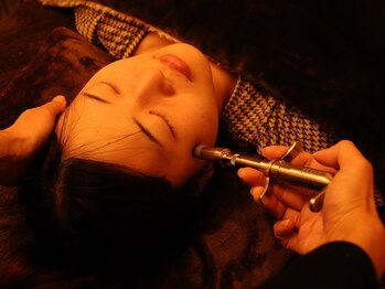 アンドアドレ(&adorer)/気持ち良い全身小顔矯正って?