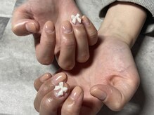ジュリネイル(JULIE NAIL)/ホワイトリボン×ベージュグラデ