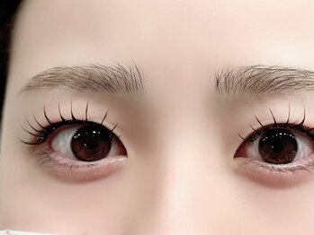 エニー アイラッシュ 筑紫口店(ANY Eyelash)の写真/各段に違うモチの良さで人気急上昇中★最新LEDライト導入店!!サロン帰りの仕上りを維持したい方に◎