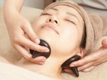 ロジワール(LOISIR)/施術工程【４】温熱かっさケア