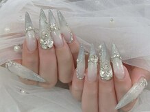 Eli Nails 新宿【エリネイルズ】《長さだし専門店/つけ放題/持ち込み/スカルプ》/グラデーション、キラキラ