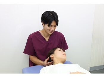 安浦接骨院 整体院/ 肩コリ、首コリ特化型の施術