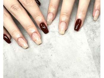 ケーエヌ(KN)/ボルドー×ヌーディーカラー