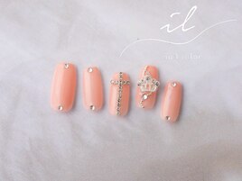 ワンカラー×チェーンデザイン