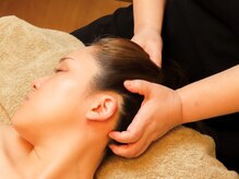 リンパセンモンサロンミュウ リンパ専門サロンmyuuの雰囲気(デコルテ、首、肩を解し頭皮ケアをする事で最強リフトアップ◎)