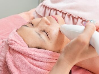 サロンベルクララ(salon Belle clara)の写真/《韓国最新美容CURAIMのプラズマ取扱店》お肌のハリ&弾力UP！強力リフトアップ効果◎小顔へ導きます☆