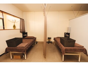 ラックス 挟間店/こちらで施術します