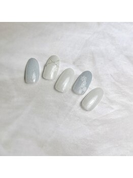 ルーナ(luna)/ネイルデザイン(simple)