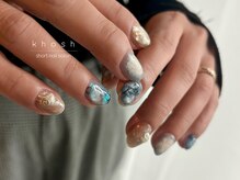ホシュ ショート(Khosh:short)の雰囲気（10本アートコースデザイン。ニュアンスインクnail）