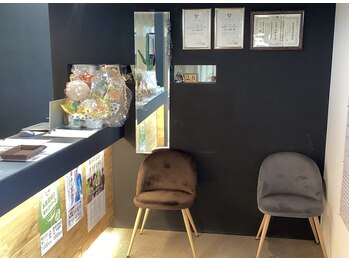 つちえ整骨院 骨盤LABO 西条店(骨盤ラボ)/待合★