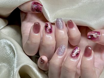 ルナ(LuNa)/透け感ネイル/ニュアンスネイル