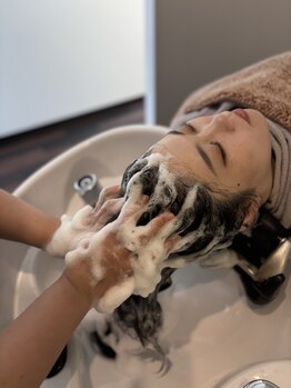 アンシャンテモア(ENCHANT MOI)/