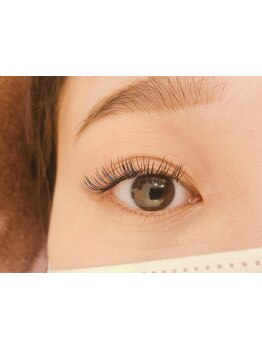 ナチュラル上品な目元にしたい