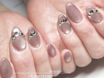 ドルチェ アージョ(dolce agio)/フレンチラインにストーンアート