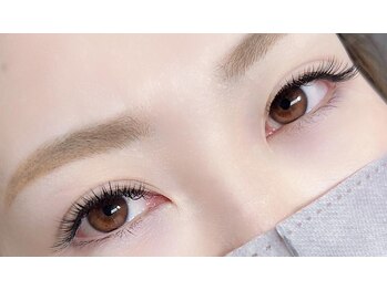 ルーツ 南大塚店(Roots)の写真/話題のハリウッドブロウリフト☆お顔の印象を左右する大切な眉毛だからこそ、プロに任せて美眉に変身して♪