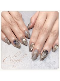 グレー×Vカットビジュー