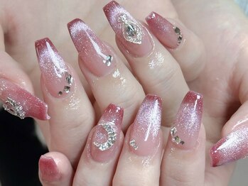 ブルームビューティ― 新宿(Blooｍ Beauty)の写真/上品さと可愛さを両立したモテカワネイルを低価格で！デザインに迷っている方にもオススメ◎