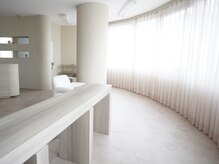 ジョワ(JOIE)の雰囲気(光が綺麗な店内◇お子さま連れも大歓迎◇)