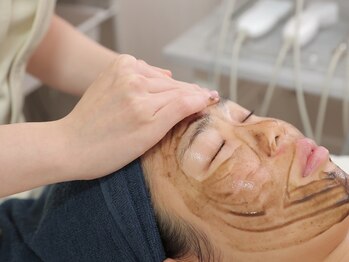 ソランザサロン(Solan the salon)/剥けないハーブでたまご肌♪