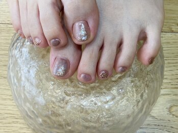 ニコネイル(Nico nail)の写真/《足元の秋準備♪》足先から気分が上がるカラー使い/デザインお任せを◎忙しい方に嬉しいスピード施術！