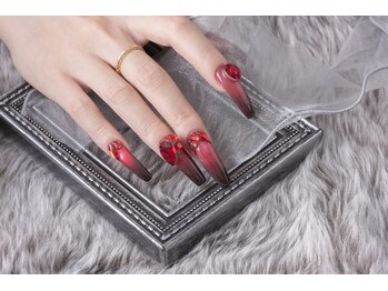 エミラボーテ 心斎橋店(Emi la beaute)/赤×黒グラデ―ション