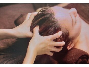 エンプレス(empress)の写真/ヘッドスパはいかがですか？３０分間ゆっくりとほぐします
お顔はクレンジング、パックも付いています